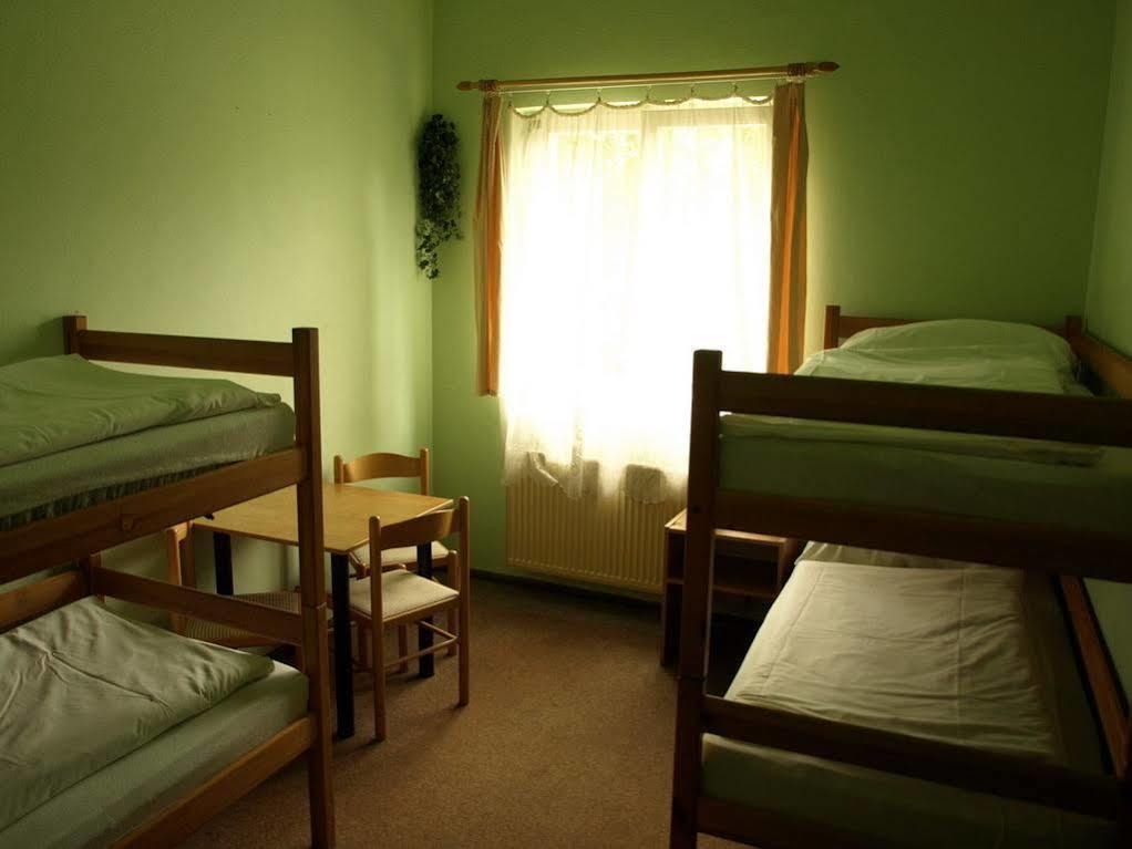 Hostel Sokol Troja Prag Eksteriør billede